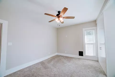 310 E Locust St, Watseka, IL 60970 photo 42