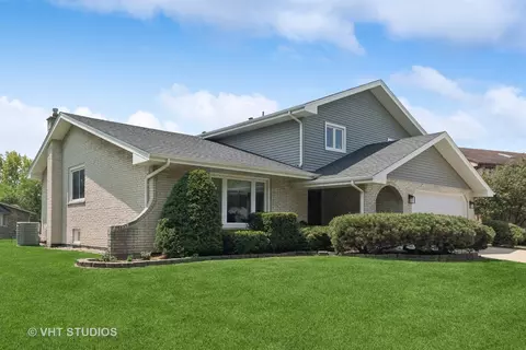 8453 Hollywood Dr, Orland Park, IL 60462