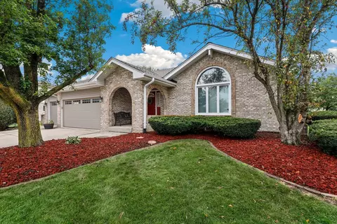 17648 S Crestview Ct, Orland Park, IL 60467