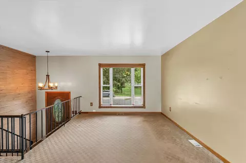 Living - 399 Church St, Danforth, IL 60930 photo 4 of 6