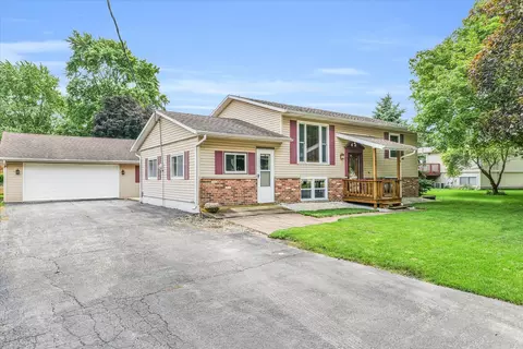 Exterior - 399 Church St, Danforth, IL 60930 photo 2 of 9