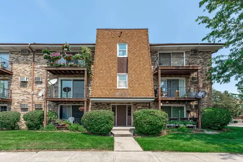 7100 99th St #204, Chicago Ridge, IL 60415