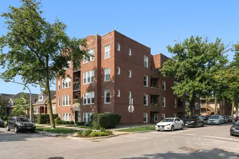 3107 W Belle Plaine Ave #1, Chicago, IL 60618