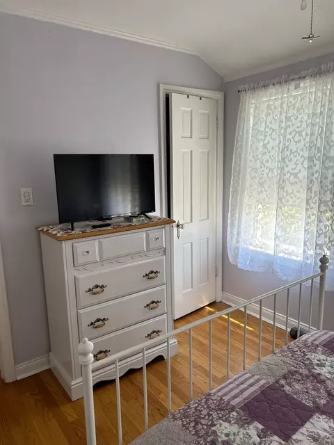 Bedroom - 1691 White St, Des Plaines, IL 60018 photo 2 of 4