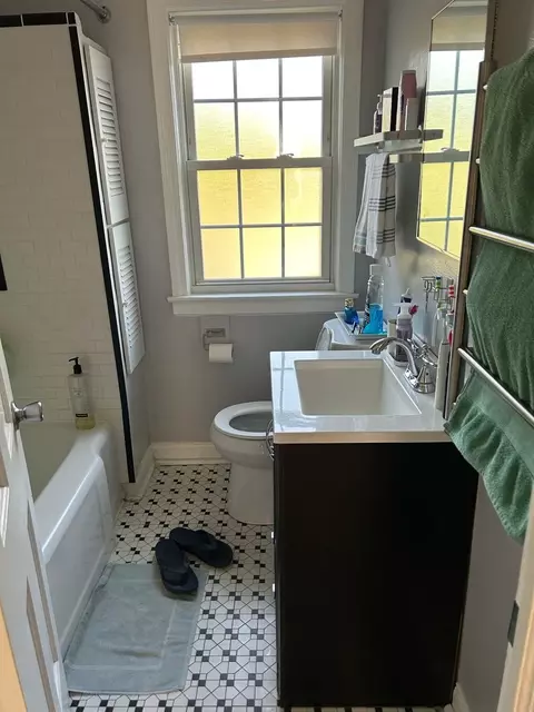 Bath - 1691 White St, Des Plaines, IL 60018 photo 1 of 2