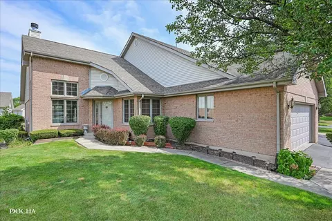 6626 Pondview Dr, Tinley Park, IL 60477