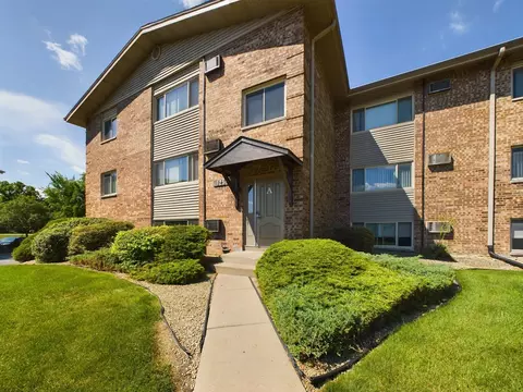 125 Twin Oaks Dr #118, Joliet, IL 60435