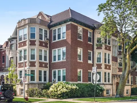 2946 N Pine Grove Ave #2S, Chicago, IL 60657
