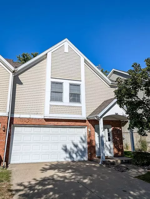 311 S Towanda Ave #17, Normal, IL 61761