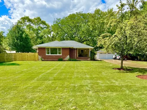 1570 Church Rd, Aurora, IL 60505