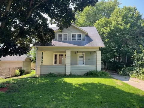 1472 S Float Ave, Freeport, IL 61032 photo 1