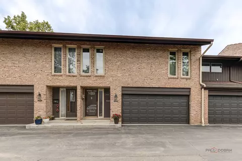 1708 Wildberry Dr #B, Glenview, IL 60025