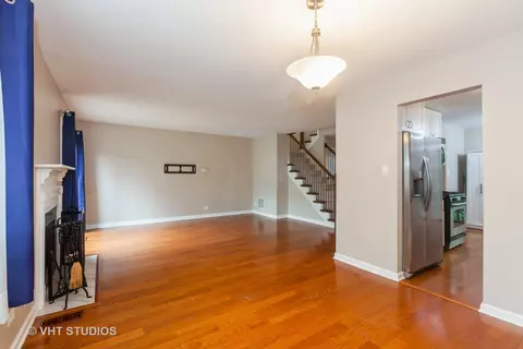 Living - 1067 Wigtown Ct, Wheaton, IL 60189 photo 3 of 3