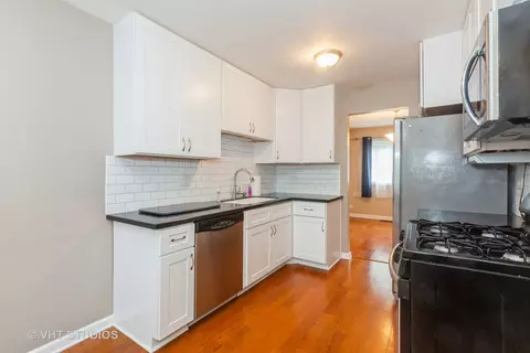 Kitchen - 1067 Wigtown Ct, Wheaton, IL 60189 photo 2 of 3
