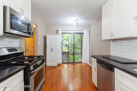 Kitchen - 1067 Wigtown Ct, Wheaton, IL 60189 photo 3 of 3