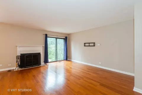 Living - 1067 Wigtown Ct, Wheaton, IL 60189 photo 1 of 3