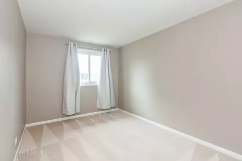 Bedroom - 1067 Wigtown Ct, Wheaton, IL 60189 photo 3 of 5