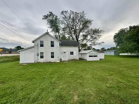 319 E North St, Sheffield, IL 61361 photo 2