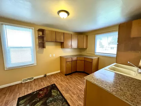 319 E North St, Sheffield, IL 61361 photo 5