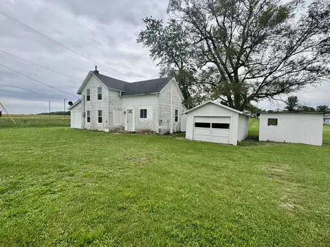 319 E North St, Sheffield, IL 61361