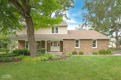 13 Partridge Sq, Oswego, IL 60543