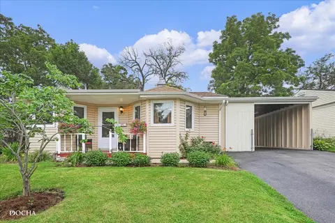 25 Birch St, Carpentersville, IL 60110