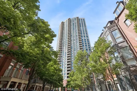 501 N Clinton St #2404, Chicago, IL 60654