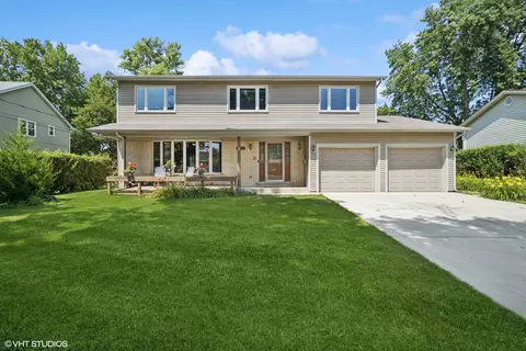 2902 N Dunton Ave, Arlington Heights, IL 60004