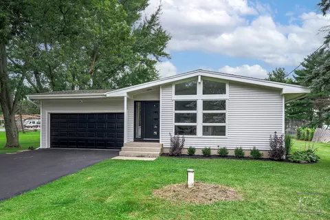 5 N800 Meredith Rd, Maple Park, IL 60151
