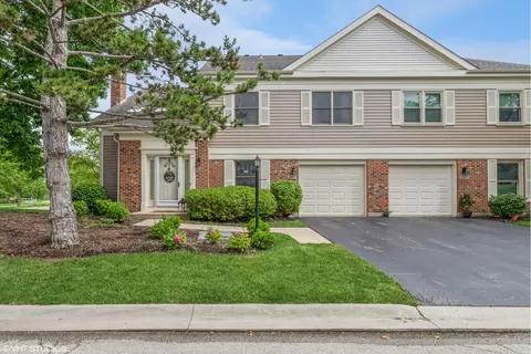 2027 N Charter Point Dr, Arlington Heights, IL 60004