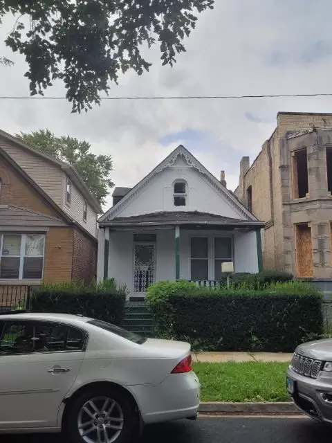 3943 W Arthington St, Chicago, IL 60624