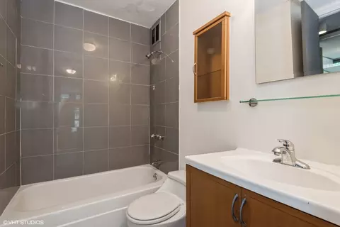 1 E Scott St #409, Chicago, IL 60610 photo 15