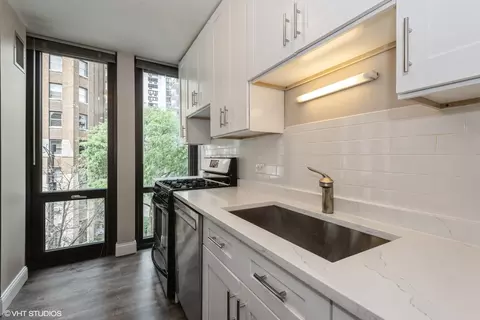 1 E Scott St #409, Chicago, IL 60610 photo 10