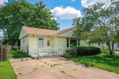 6327 Elm Ave, Loves Park, IL 61111