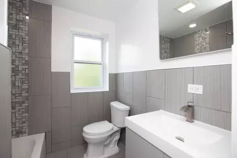 Bath - 1748 E 85th St, Chicago, IL 60617 photo 1 of 4