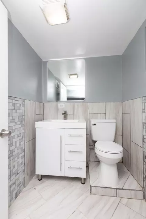Bath - 1748 E 85th St, Chicago, IL 60617 photo 2 of 4