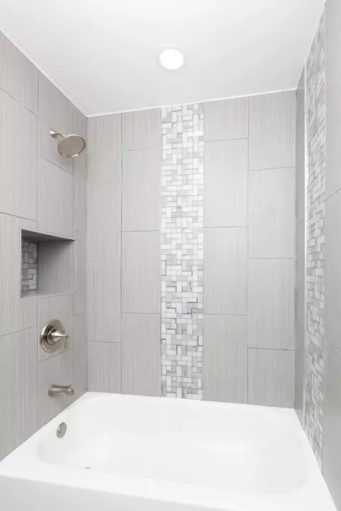 Bath - 1748 E 85th St, Chicago, IL 60617 photo 3 of 4