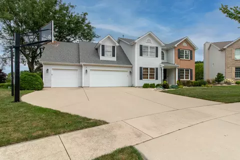 Exterior - 3318 Eagle Crest Rd, Bloomington, IL 61704 photo 11 of 12