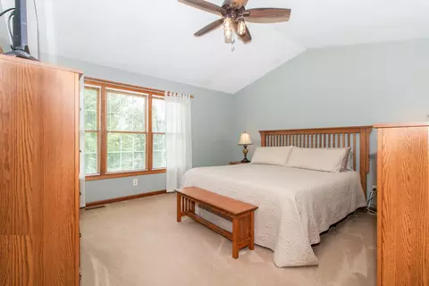 Bedroom - 3318 Eagle Crest Rd, Bloomington, IL 61704 photo 2 of 10