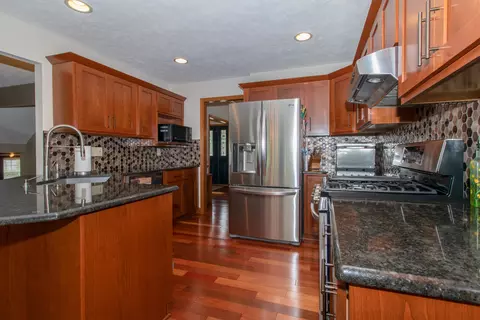 Kitchen - 3318 Eagle Crest Rd, Bloomington, IL 61704 photo 3 of 4