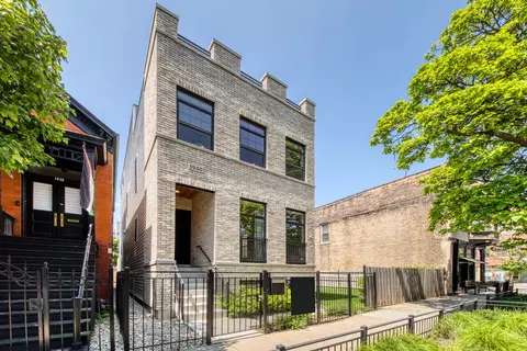 1940 N Oakley Ave, Chicago, IL 60647