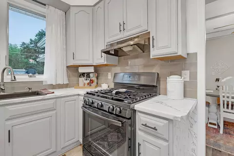 Kitchen - 603 Oak St, Morris, IL 60450 photo 2 of 4