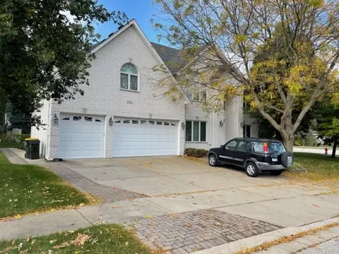 790 Tuttle Ct, Roselle, IL 60172