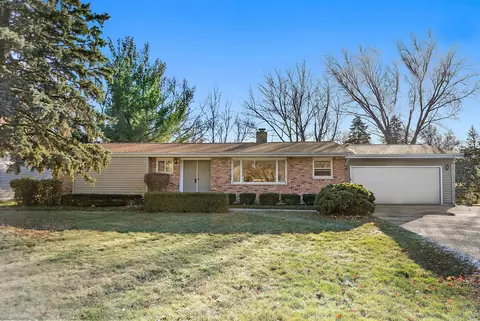 214 Dunkery Dr, Sycamore, IL 60178