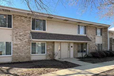 1420 Vista Walk #2B, Hoffman Estates, IL 60169