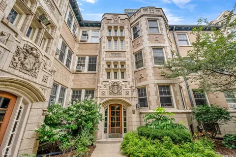 536 W Brompton Ave #3N, Chicago, IL 60657
