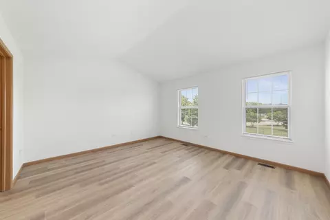 4209 Cummins St, Plano, IL 60545 photo 8