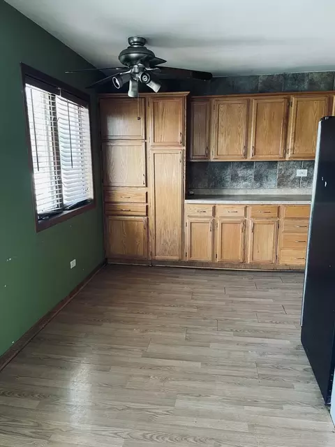 7731 S Central Ave, Burbank, IL 60459 photo 2