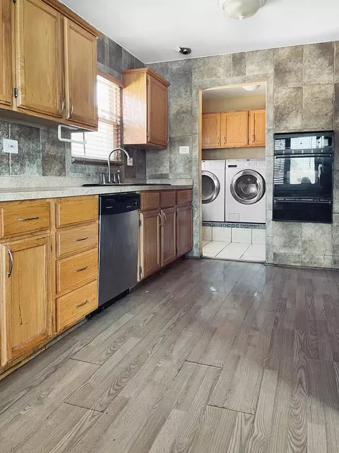 7731 S Central Ave, Burbank, IL 60459 photo 4