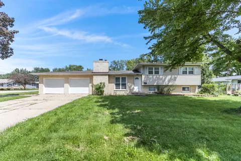 110 W Grant St, Plano, IL 60545